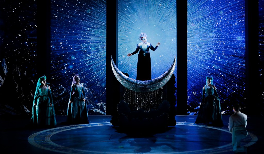 Dieses Bild hat ein leeres alt-Attribut; sein Dateiname ist paul_leclaire_soest_operko_zauberfloete_l1_6397.jpg.