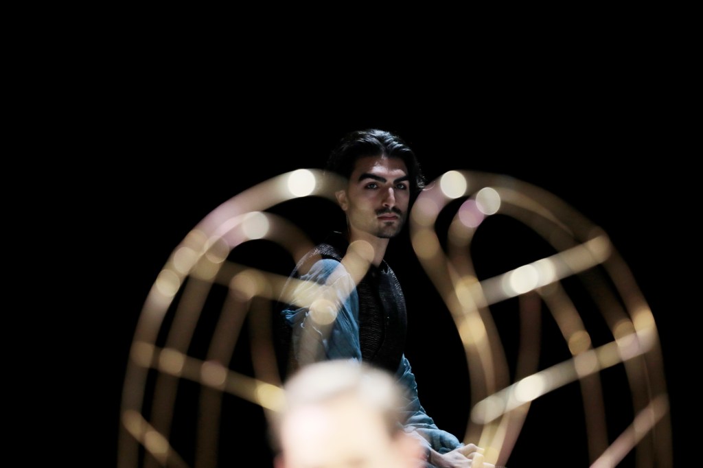 Dieses Bild hat ein leeres alt-Attribut; sein Dateiname ist cameron-shahbazi.jpg.